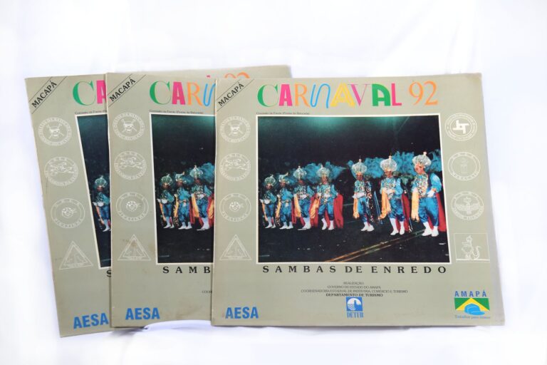3 exemplares de disco LP (long Play) do carnaval de 1992