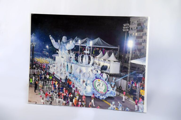 Quadro retratando carnaval de 2023