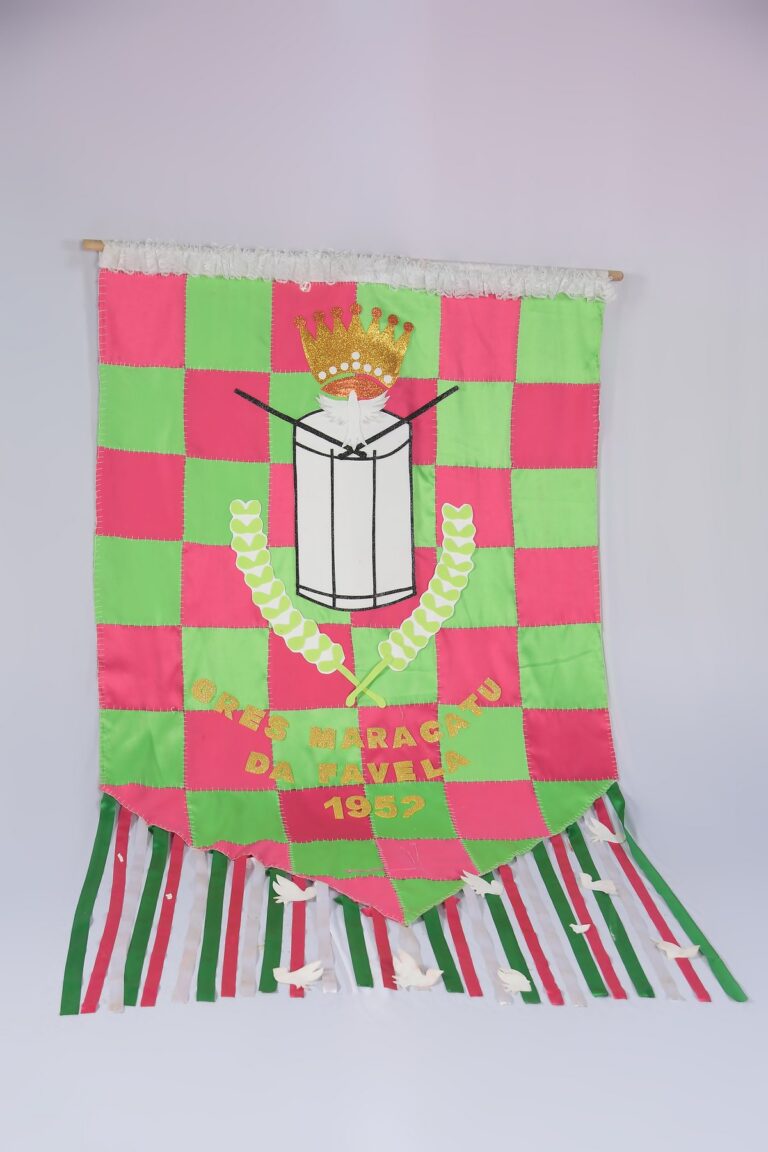 Estandarte verde e rosa